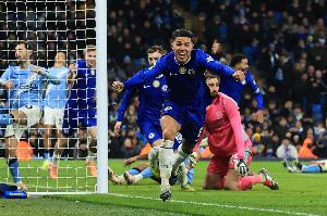 记者:巴黎对恩佐感兴趣,但目前只与其经纪人有过非正式接触 记者:巴黎对恩佐感兴趣,但目前只与其经纪人有过非正式接触