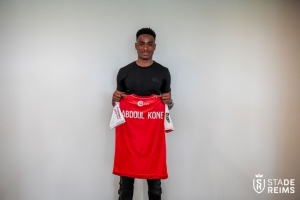 瑞天空记者：国米追求法乙球队兰斯的后卫科内，对方要价2000万欧