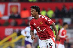 镜报:多尔古受伤后曼联最后时刻叫停马拉西亚租借,球员很愤怒 镜报:多尔古受伤后曼联最后时刻叫停马拉西亚租借,球员很愤怒