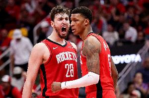 小贾巴里:申京应该入选全明星 落选给了他额外的动力 小贾巴里:申京应该入选全明星 落选给了他额外的动力