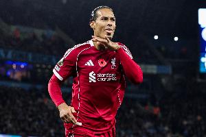 更衣室不和？范戴克：利物浦没这问题 被批评？这周英雄下周狗熊