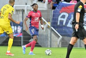 雅凯谈夏窗加盟利物浦：非常荣幸，这是最伟大的足球俱乐部之一