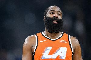 媒体人:听到James要走还在反应是哪个 脑子都是死机状态 媒体人:听到James要走还在反应是哪个 脑子都是死机状态