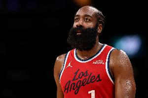 人在曹营!队记:近期战绩持续向好的情况下快船本不愿交易哈登