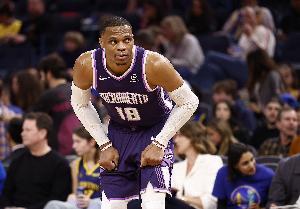 复出!国王明日对阵灰熊 威少不在伤病名单&此前因伤缺席三场比赛 复出!国王明日对阵灰熊 威少不在伤病名单&此前因伤缺席三场比赛