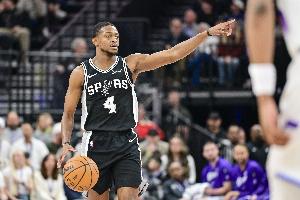 谁?福克斯谈无缘全明星:战绩最差的都有人入选 我根本不在乎 谁?福克斯谈无缘全明星:战绩最差的都有人入选 我根本不在乎