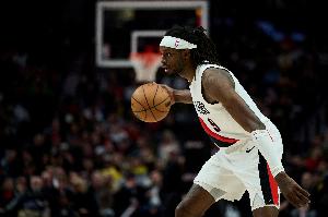 我也很准！格兰特首节5中4得到10分1助 三分2中1