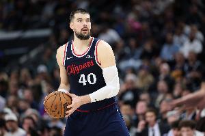 Scotto:绿军曾提出A·西蒙斯+1首轮1互换交易祖巴茨 被快船拒绝