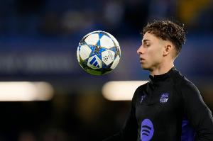 世体：当地时间周五下午2点，费尔明将在诺坎普出席续约仪式