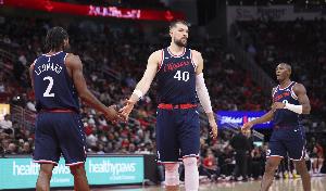 名记：快船在积极听报价 但现在不会动伦纳德&祖巴茨