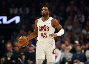 全力争冠！骑士多笔交易送走亨特球哥加兰 换回哈登&小黑&埃利斯