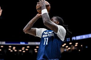 能抢又能投！里德13中6拿到17分8板3助1断 三分7中4&抢3前场板