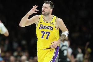 提前退赛！里夫斯：东契奇是队里最佳也是进攻核心 我们需要他