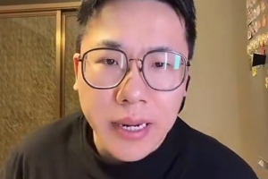 解说：你别说祖巴茨还真卖了两个首轮 现在快船这后场防守没眼看