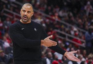 联盟收入最高教练之一！火记：乌度卡去年刚续了长约 应该走不了