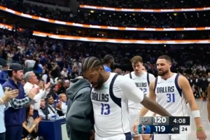 追到1分了！马绍尔单打福克斯 绝活抛投打停马刺&个人得分30+