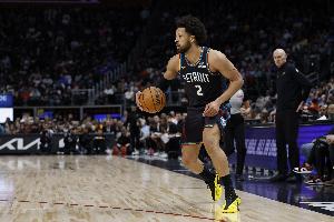 外线哑火！坎宁安半场10中4拿到12分6板3助 三分3中0