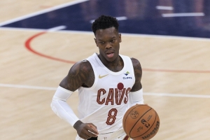 施罗德：我们半场限制对手得分在50以下 在国王很久没做到过这点