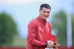 特巴斯:国足和中超都需要跻身世界前10 约60%的中国人都是足球迷