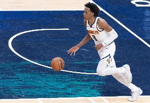 记者谈沃特森伤退：二级腿筋拉伤 通常需要一个月左右恢复时间