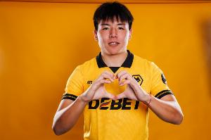 直播吧：徐彬具备代表巴恩斯利踢英甲的资格 同时可为狼队U21出战