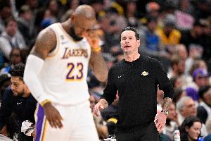 沃西：湖人下半场的传导球更加流畅 他们更容易获得三分球机会