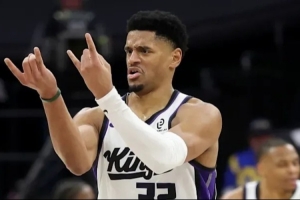 主队球迷唯一爱将，说自己不该在NBA打球