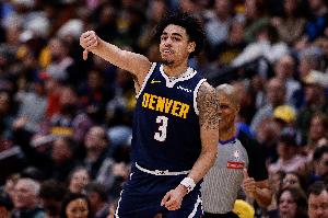 可圈可点！斯特劳瑟14投7中&三分8中4 砍下19分5板2抢断