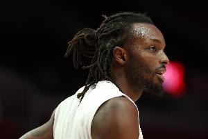 攻坚利器！格兰特11中7砍半场最高21分 三分7中4