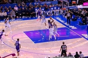 开启新篇章！小贾伦·杰克逊抛投得手 拿到爵士生涯首分