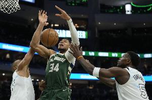 名记：字母哥本人确实有意加盟森林狼 与爱德华兹联手