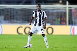 斯基拉：尤文已与卡卢卢经纪人展开谈判，想续约至2030年并加薪