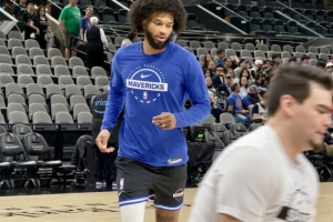 能攻能防！巴格利半场首秀美中不足是罚球 拿到9分6板2助2帽