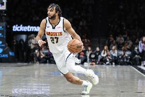 有点受伤！穆雷18中11&三分9中4砍28分11助攻 比赛尾声受伤离场