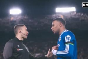 无奈！姆巴佩与四官沟通：怎么会越位？你说回去聊然后不跟我说话