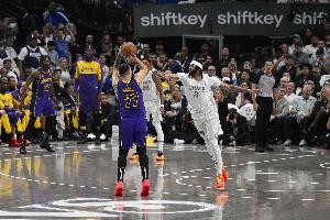 格里芬：独行侠没必要再纠结东眉交易了 现在送走浓眉时机刚好