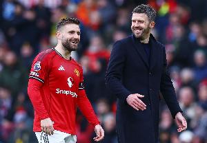 内维尔：曼联再赢四五场就进欧冠 卡里克将与图赫尔等人公平竞争