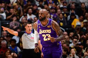 詹姆斯：我们在第四节获得了好机会投不进 雷霆比我们投进的球多