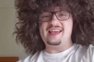 曼联蓄发哥辟谣赚上百万英镑：没那么多 到时剪完就把头发捐了