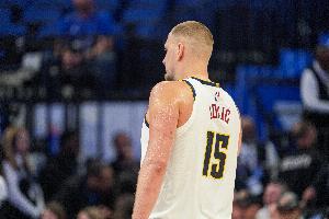 约基奇复出后2胜4负 赢快船&公牛 输雷霆&活塞&尼克斯&骑士