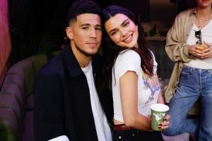 对赌赢了一百万！布克“嘲讽”前任詹娜：我打破了卡戴珊魔咒！