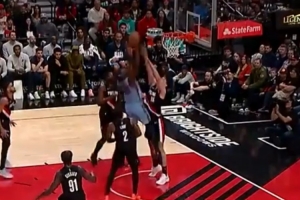 拓媒：杨瀚森被吹犯规是因为防守时滑向对方 哨偏就得多加注意