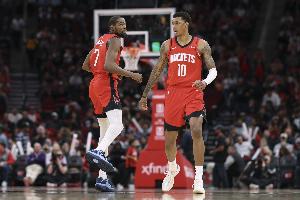 箭如雨下！火箭开场连中四记三分球直接打停快船